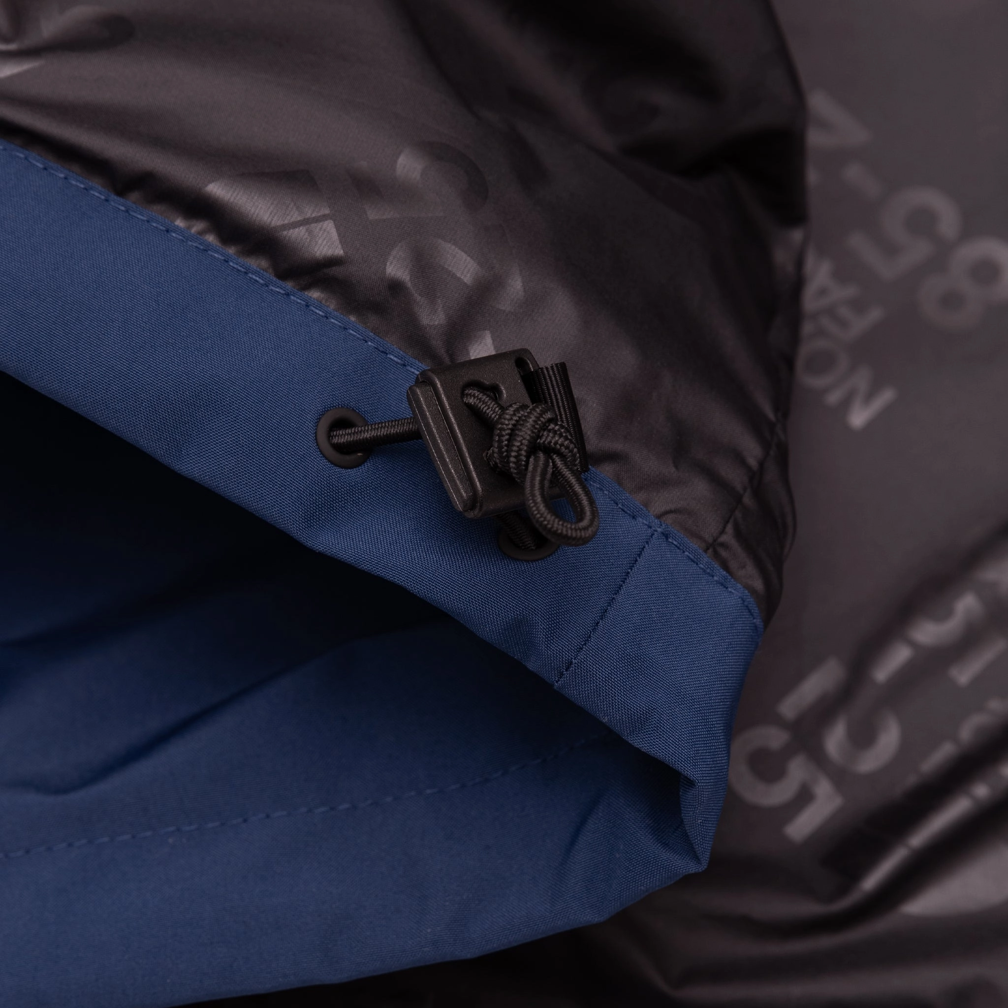 GORE-TEX MOUNTAIN JACKET