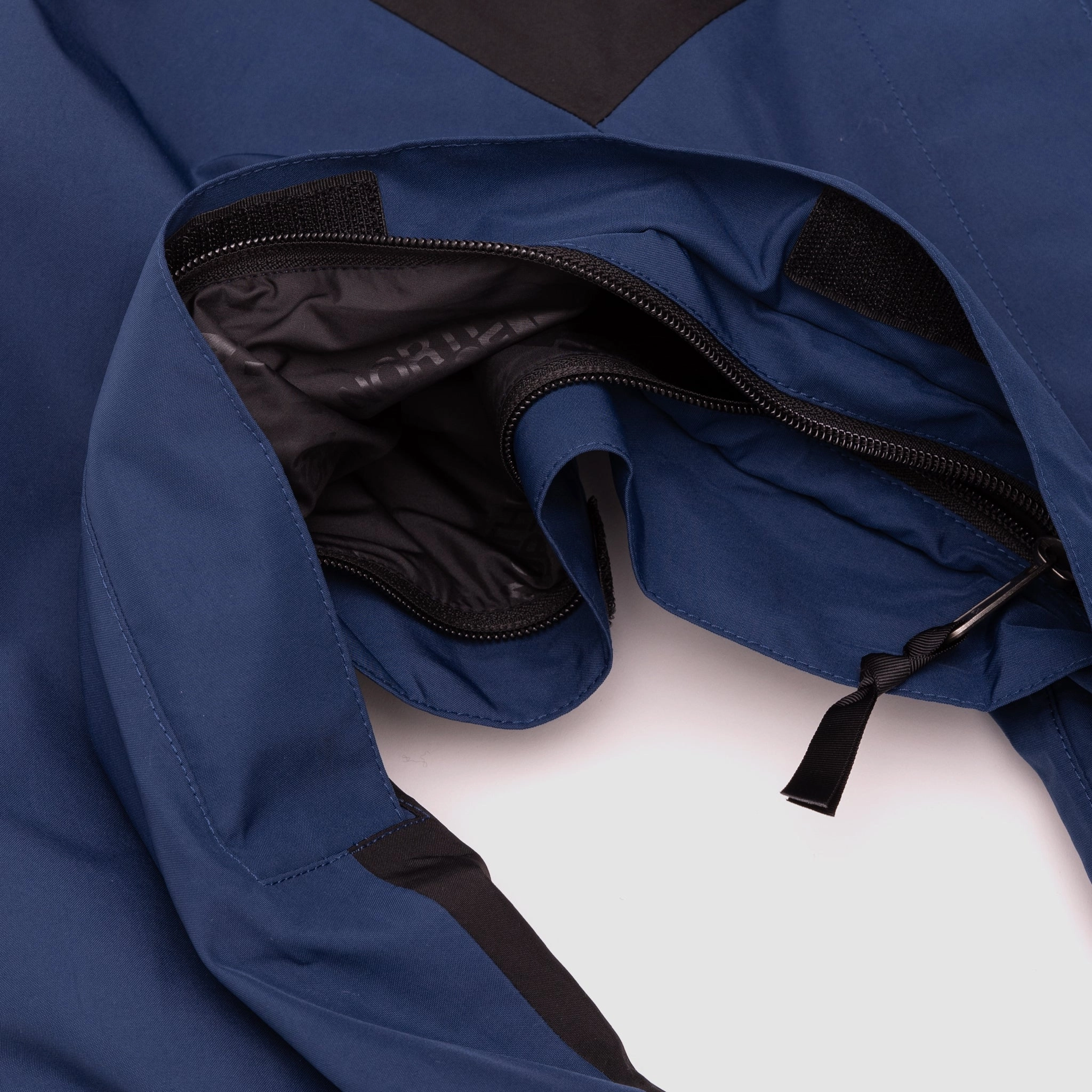 GORE-TEX MOUNTAIN JACKET