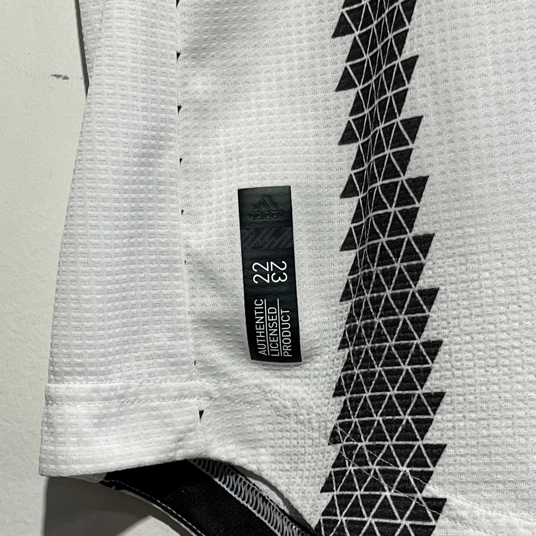 Juventus 2022/23 Pro Cut Home Jersey L