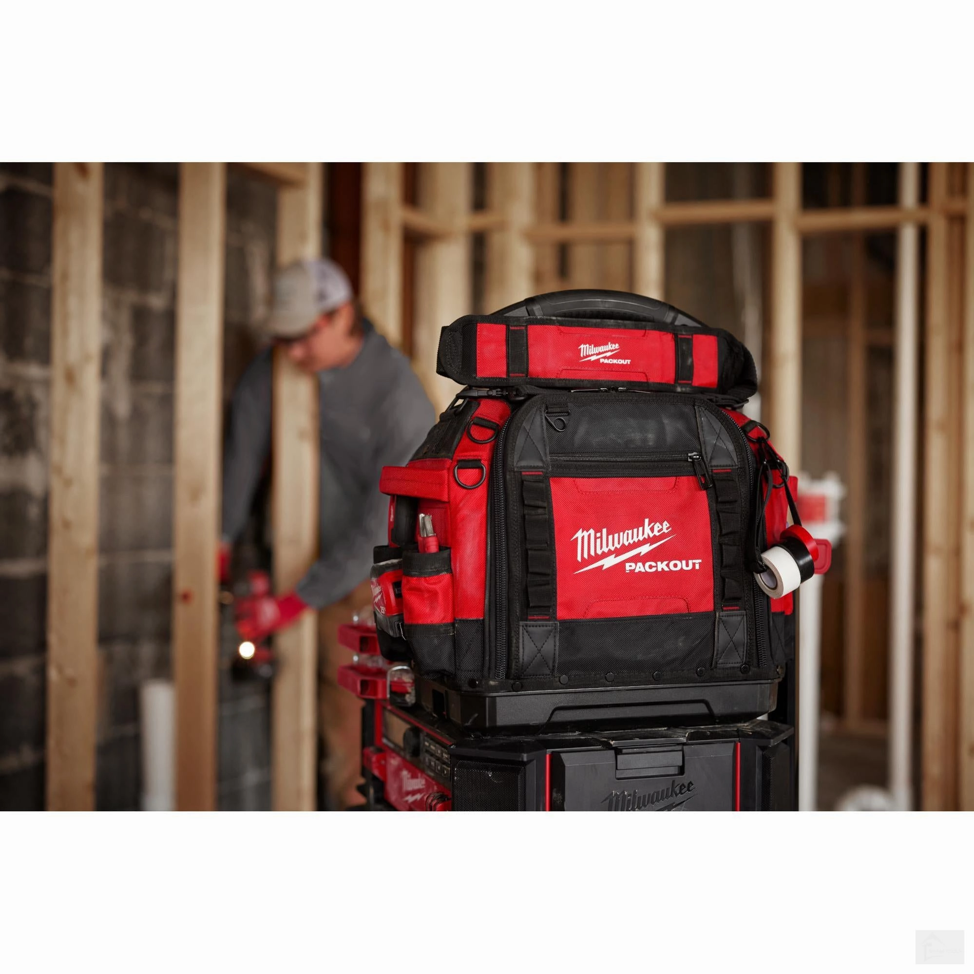 Milwaukee PACKOUT 15in Structured Tool Bag (48-22-8316)
