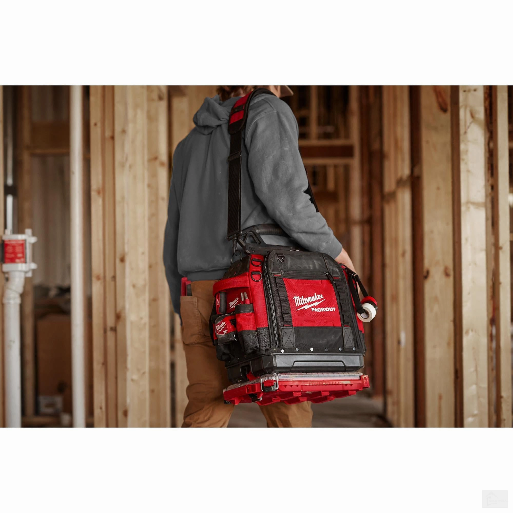 Milwaukee PACKOUT 15in Structured Tool Bag (48-22-8316)
