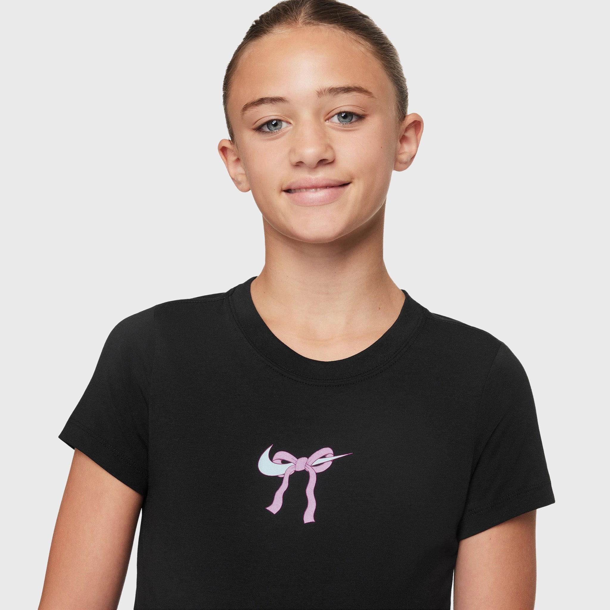 Nike Sportswear Junior Girls' T-Shirt Black