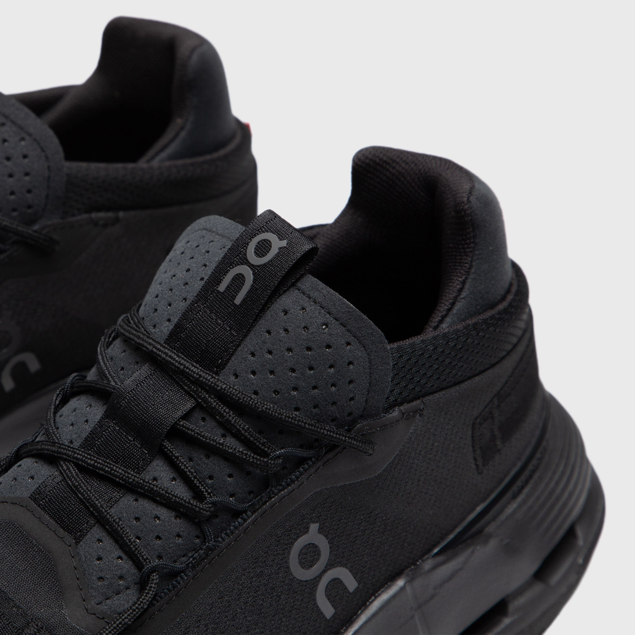 On Cloudnova 2 Black / Black