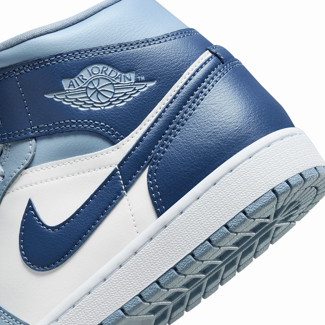 Wmns Air Jordan 1 Mid 'Diffused Blue'